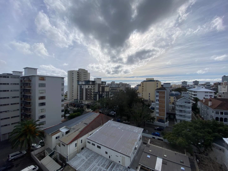 1 Bedroom Property for Sale in Sea Point Western Cape